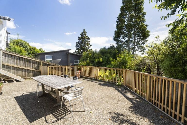 Photo of property in 1/28a Tamahere Drive, Glenfield, Auckland, 0629