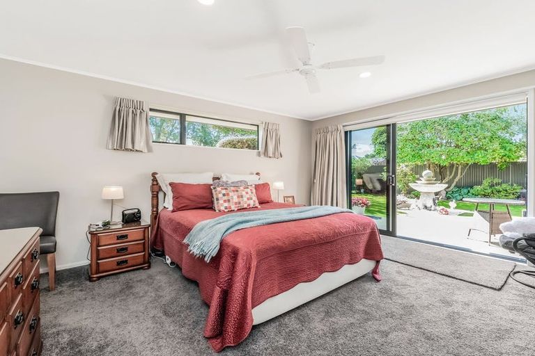 Photo of property in 28 Durrell Way, Rolleston, 7614