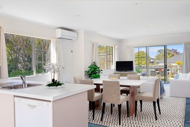 Photo of property in 41 Lakeridge Close, Rangatira Park, Taupo, 3330