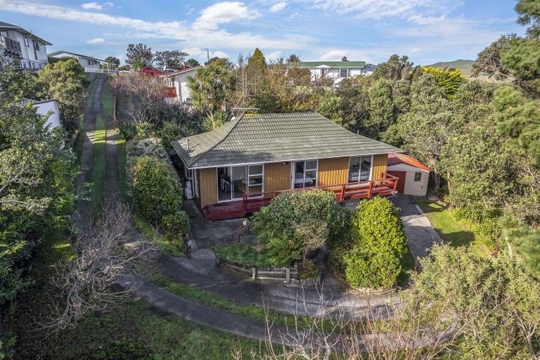 Photo of property in 18 Toporoa View, Ascot Park, Porirua, 5024