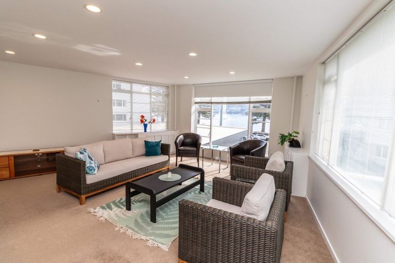 Photo of property in Wharenui Apartments, 274 Oriental Parade, Oriental Bay, Wellington, 6011