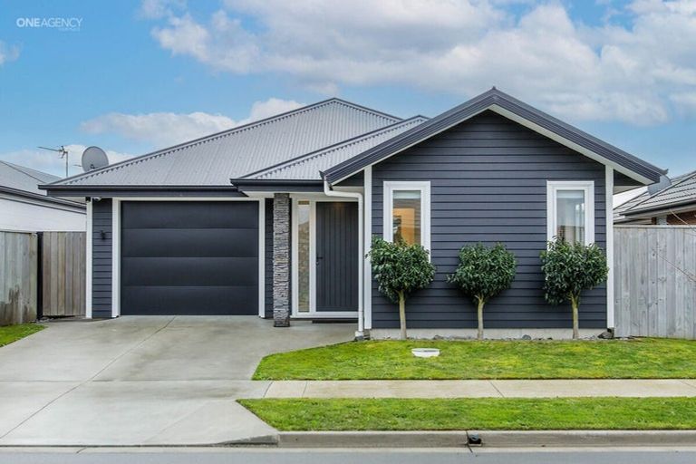 Photo of property in 16 Candy Crescent, Kaiapoi, 7630