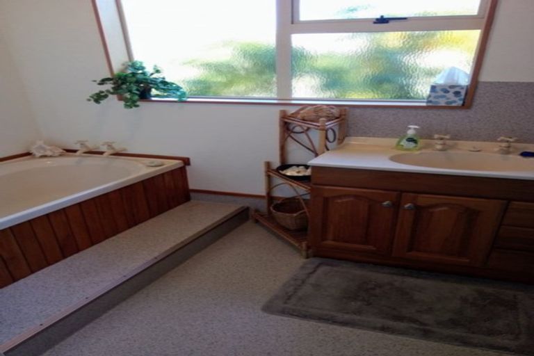 Photo of property in 93 Price Road, Winton, 9781