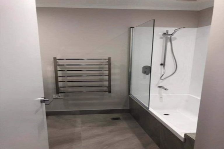 Photo of property in 76 Mapou Road, Hobsonville, Auckland, 0616