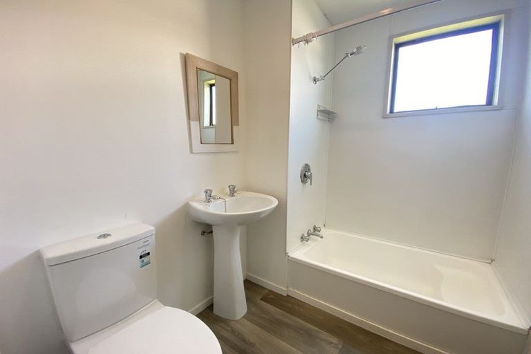 Photo of property in 8 Caples Place, Fernhill, Queenstown, 9300