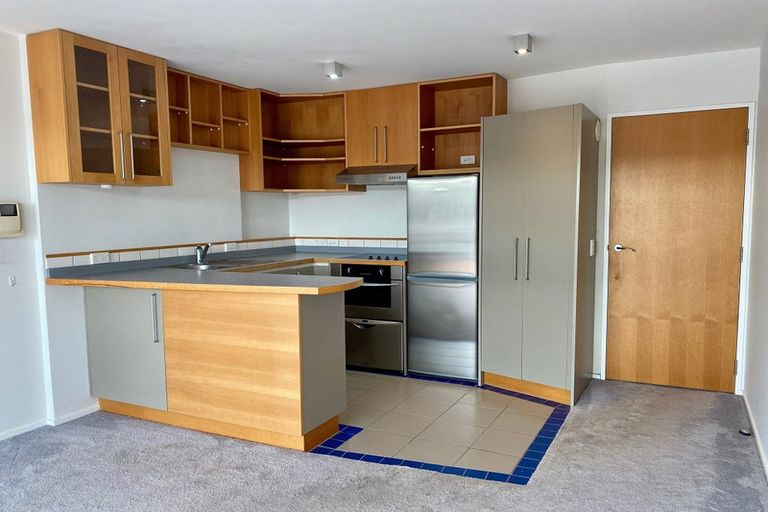 Photo of property in 50b Hawker Street, Mount Victoria, Wellington, 6011