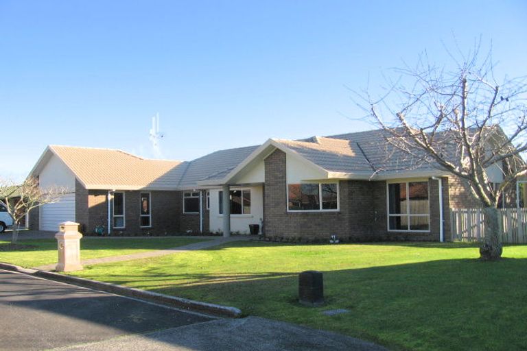 Photo of property in 18 Halcione Close, Flagstaff, Hamilton, 3210