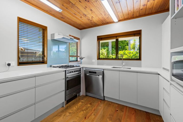 Photo of property in 32 Onepu Lane, Manly, Whangaparaoa, 0930