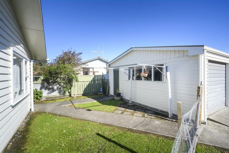 Photo of property in 16 Maunder Street, Marton, 4710