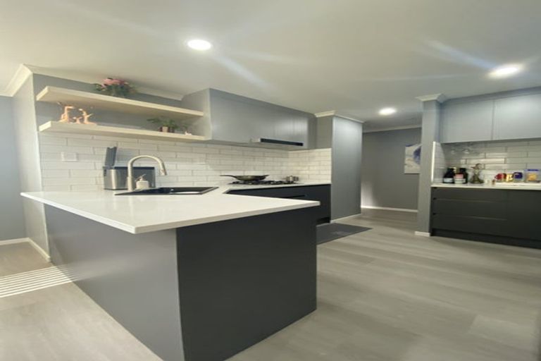 Photo of property in 8 Marlon Lane, East Tamaki, Auckland, 2016