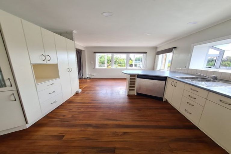 Photo of property in 43 Shirley Avenue, Papakura, 2110