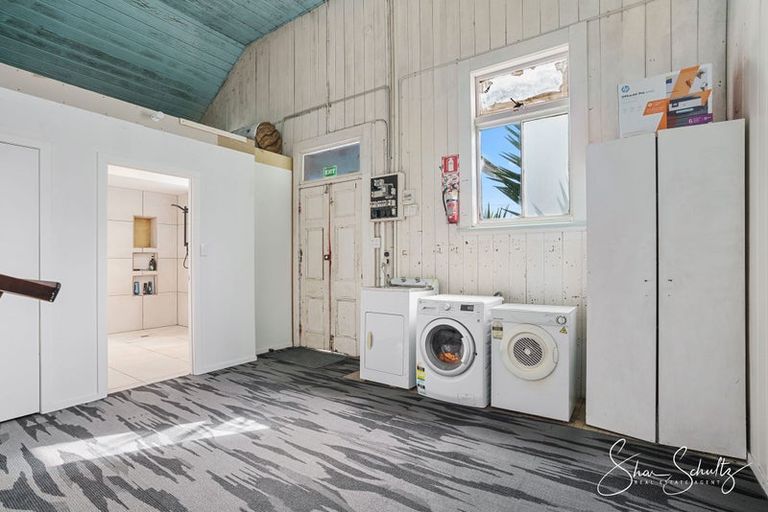 Photo of property in 12 Franklin Road, Paparoa, 0571