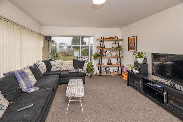 Photo of property in 127 Marlow Road, Aranui, Christchurch, 8061