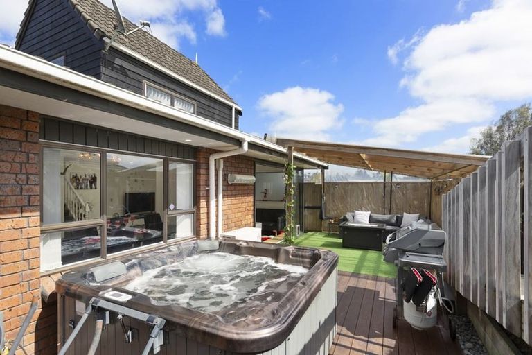 Photo of property in 1/15 Eastwood Rise, Browns Bay, Auckland, 0630