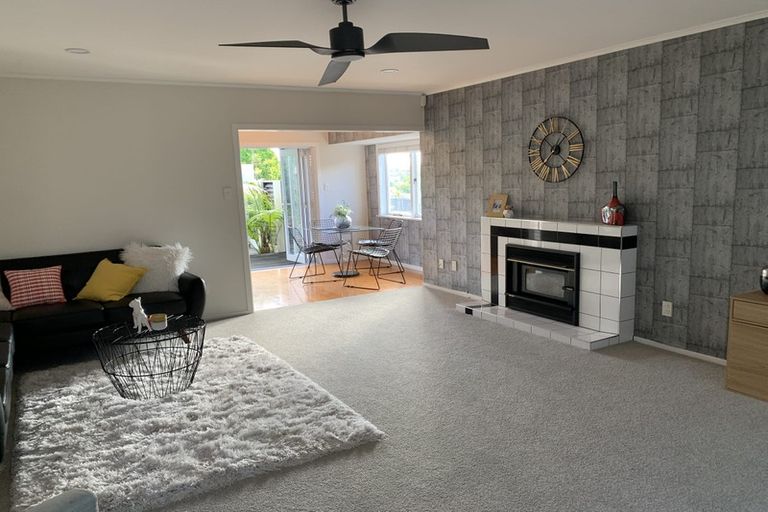 Photo of property in 44 Hepburn Road, Glendene, Auckland, 0602