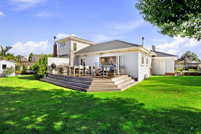Photo of property in 47 Taikata Road, Te Atatu Peninsula, Auckland, 0610