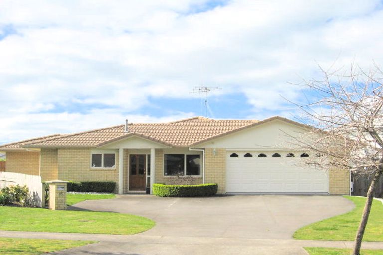 Photo of property in 15 Amberley Crescent, Bethlehem, Tauranga, 3110