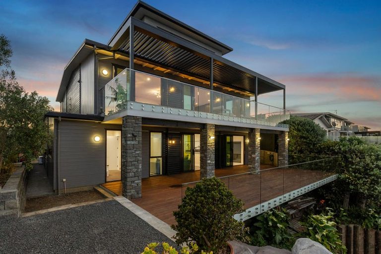 Photo of property in 236 Vipond Road, Stanmore Bay, Whangaparaoa, 0932