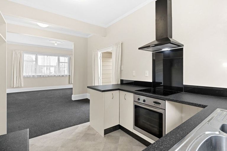 Photo of property in 33 Mako Mako Road, Levin, 5510