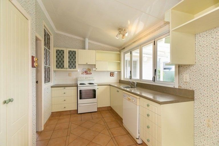 Photo of property in 244 Saint Aubyn Street, New Plymouth, 4310