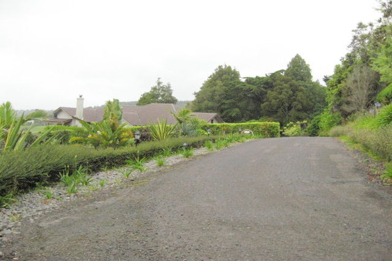 Photo of property in 39 Harry Dreadon Road, Opaheke, Papakura, 2584