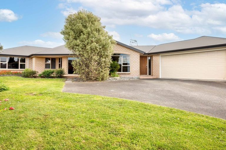 Photo of property in 12 Tarrango Way, Rototuna, Hamilton, 3210
