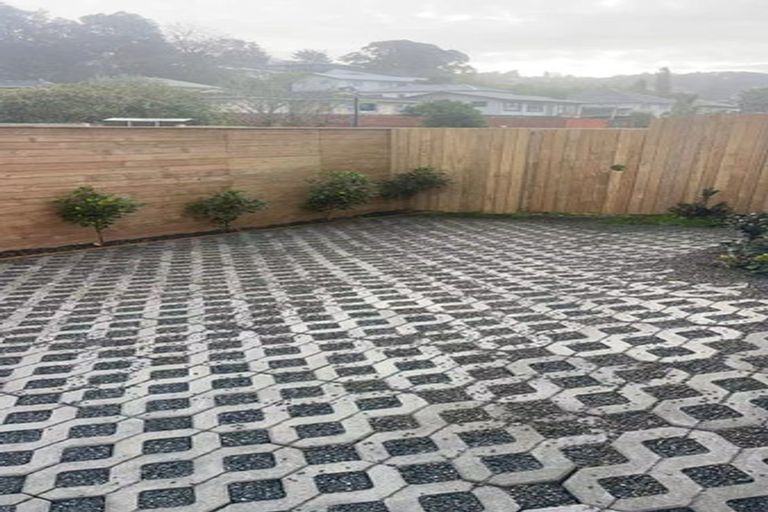 Photo of property in 15a Blenheim Street, Glenfield, Auckland, 0629