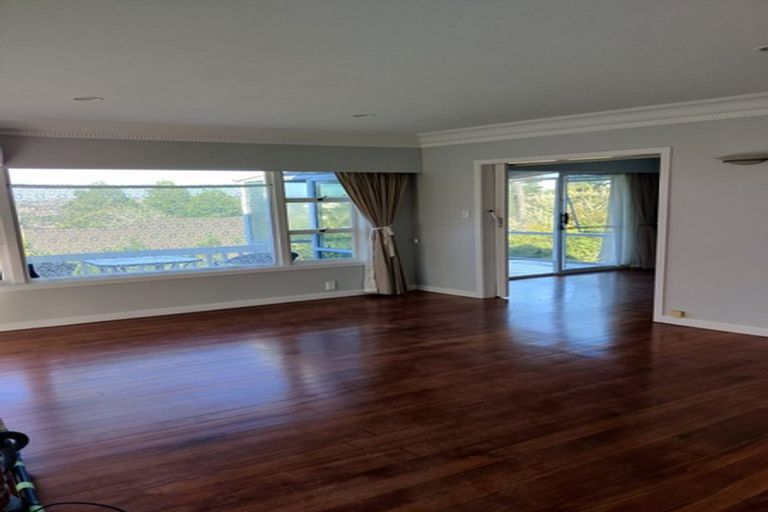 Photo of property in 4 Tiki Street, New Lynn, Auckland, 0600