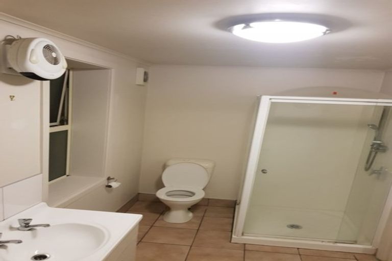 Photo of property in 27a Enfield Road, Hospital Hill, Napier, 4110