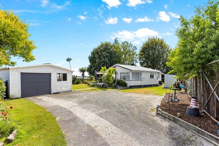 Photo of property in 28 Waianiwa Place, Tokoroa, 3420