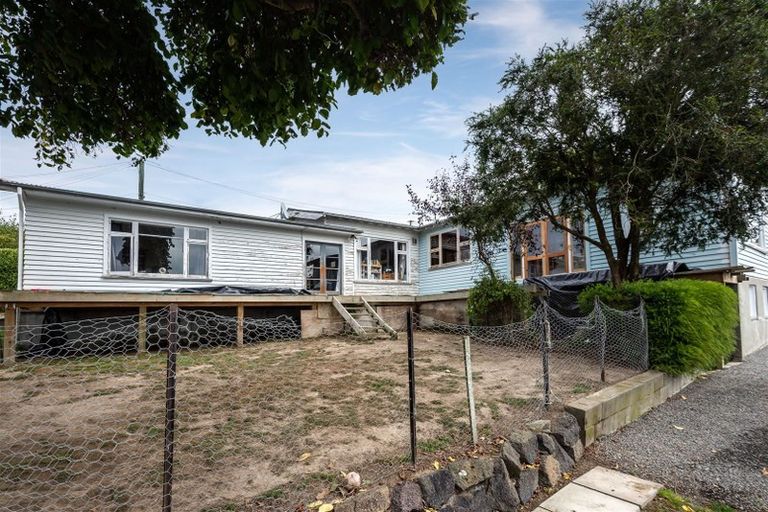 Photo of property in 61 Moncks Spur Road, Redcliffs, Christchurch, 8081