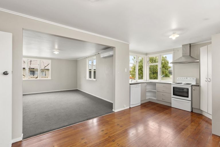 Photo of property in 124 Clarkin Road, Fairfield, Hamilton, 3214