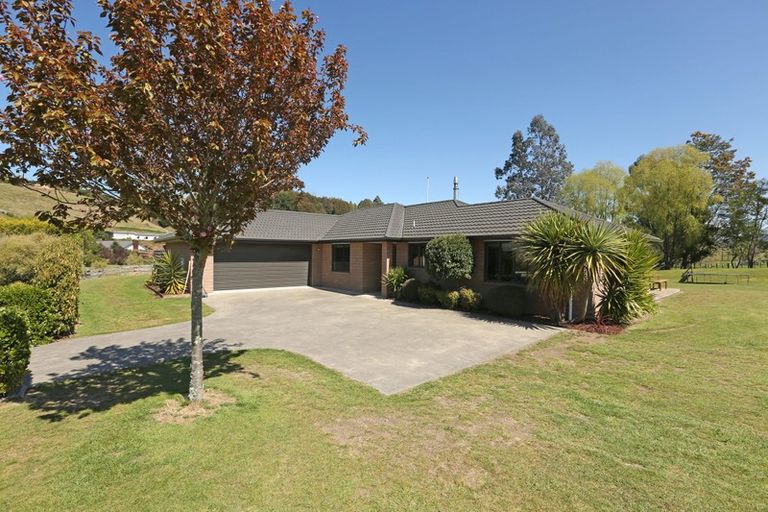 Photo of property in 64 Dalmore Way, Acacia Bay, Taupo, 3385