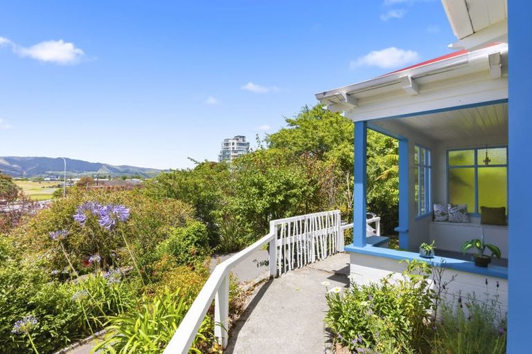 Photo of property in 15 Golf Road, Paraparaumu Beach, Paraparaumu, 5032