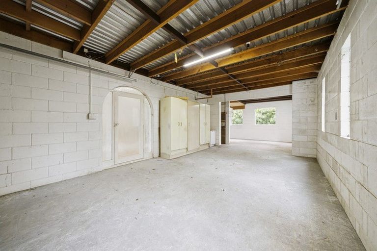 Photo of property in 4220a Great North Road, Glendene, Auckland, 0602