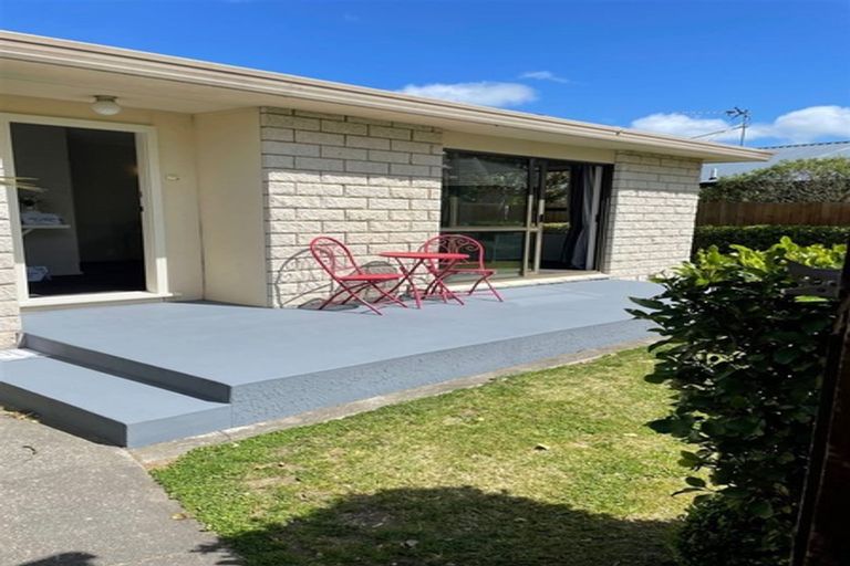 Photo of property in 2/27 Mortlake Street, Islington, Christchurch, 8042