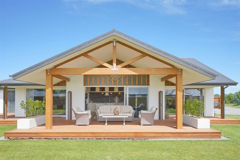 Photo of property in 1/1 Loe Place, Amberley, 7410