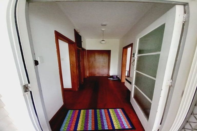 Photo of property in 137 Seabrook Avenue, New Lynn, Auckland, 0600