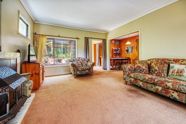 Photo of property in 357 Titirangi Road, Titirangi, Auckland, 0604