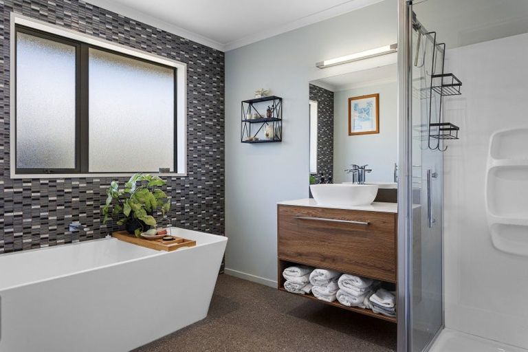 Photo of property in 3 Denton Street, Amberley, 7410