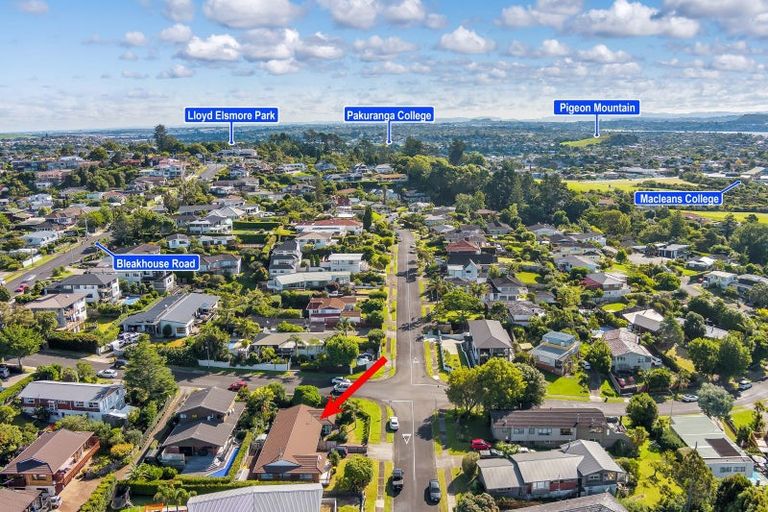 Photo of property in 1/1 Pickwick Parade, Mellons Bay, Auckland, 2014