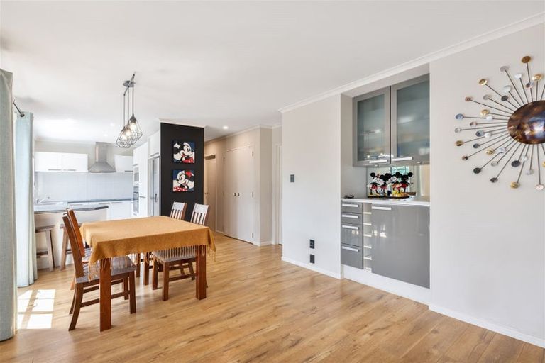 Photo of property in 85 Buscomb Avenue, Henderson, Auckland, 0610