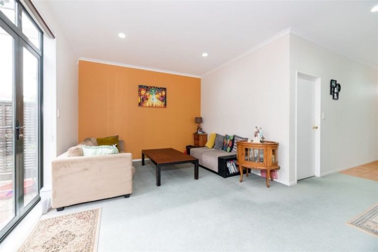 Photo of property in Tuscany Towers, 58/1 Ambrico Place, New Lynn, Auckland, 0600