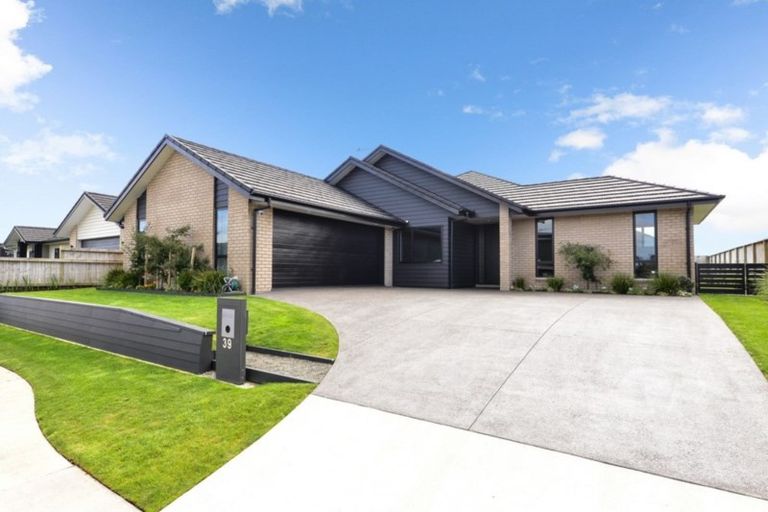 Photo of property in 39 Helen June Avenue, Flagstaff, Hamilton, 3210