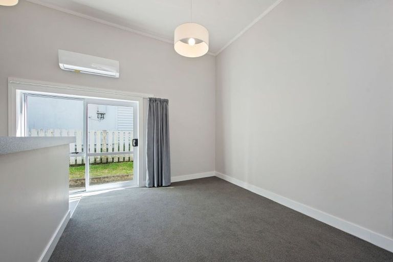 Photo of property in 2 Henry Street, Kilbirnie, Wellington, 6022