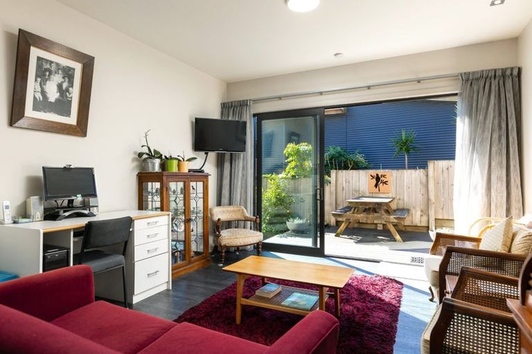 Photo of property in 21 Glentui Place, Waikawa, Picton, 7220