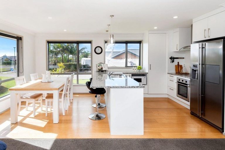 Photo of property in 25 Weatherly Drive, Beachlands, Auckland, 2018