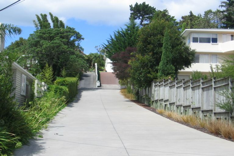 Photo of property in 1/80 Saddleback Rise, Murrays Bay, Auckland, 0630