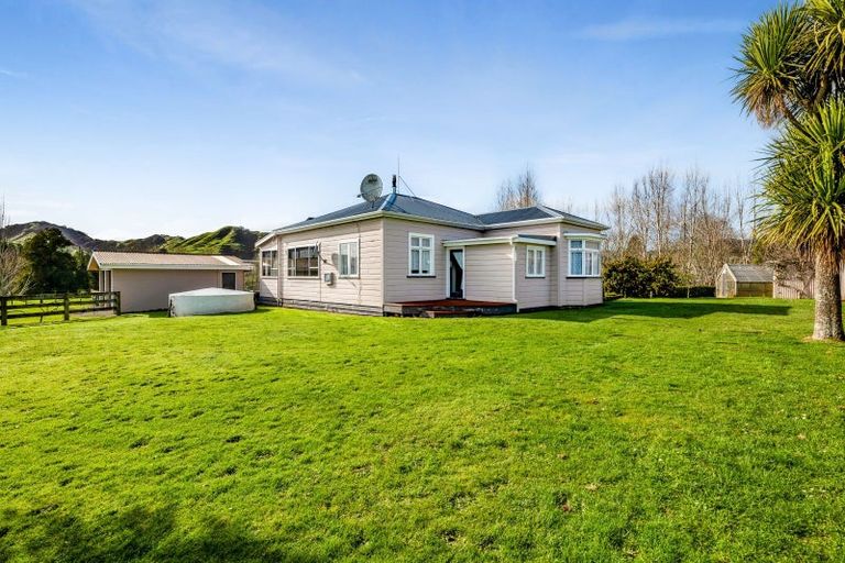 Photo of property in 2625 Ohura Road, Strathmore, Stratford, 4392