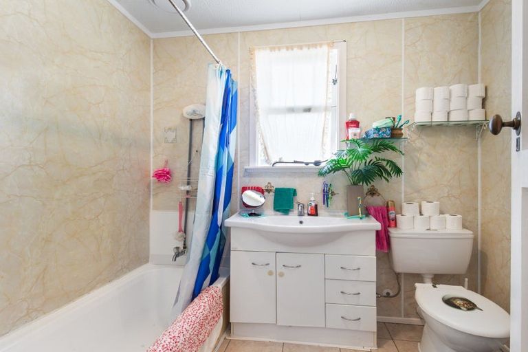 Photo of property in 24a Bell Street, Otaki, 5512